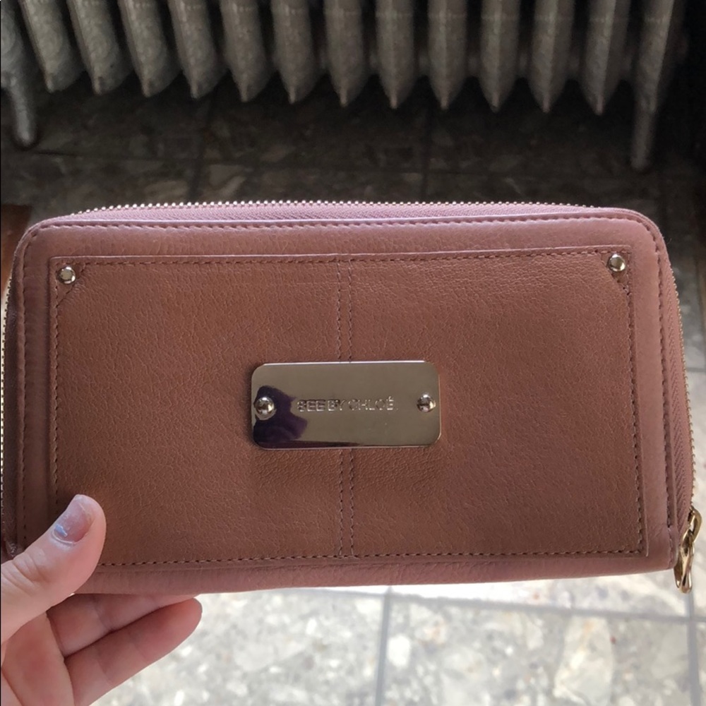 BEAUTIFUL NEW SEE BY CHLOE WALLET